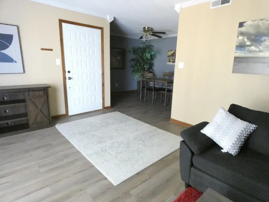 1883 N Waterfront Dr #H, Columbia, MO 65202 - #2