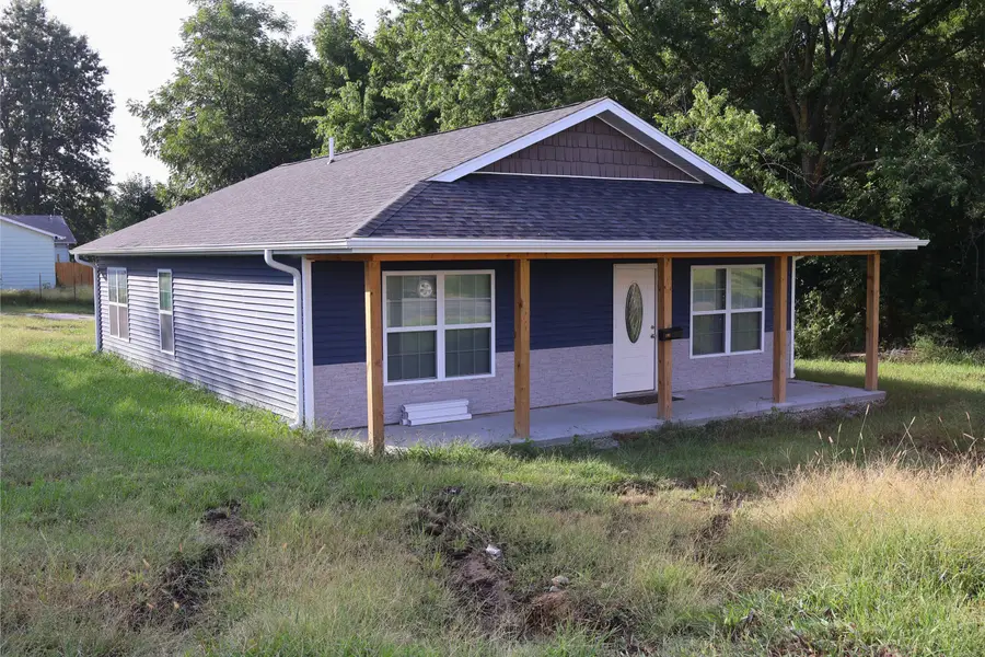 102 W Library St, Huntsville, MO 65259 - #2
