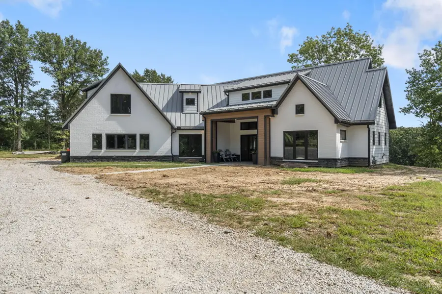 18550 Cantrell Dr, Boonville, MO 65233 - #2