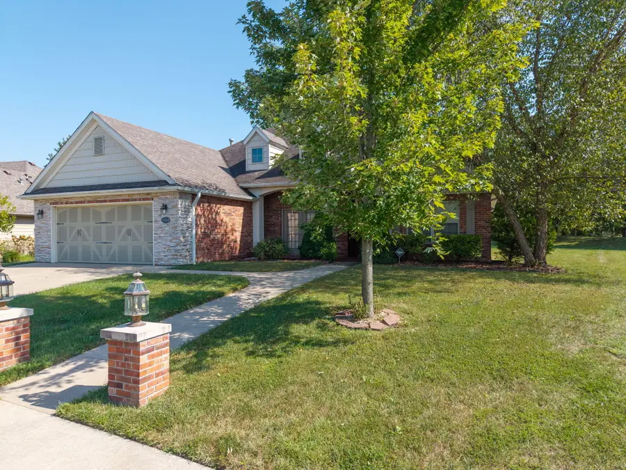 3304 Longfords Mill Dr, Columbia, MO 65203 - #3