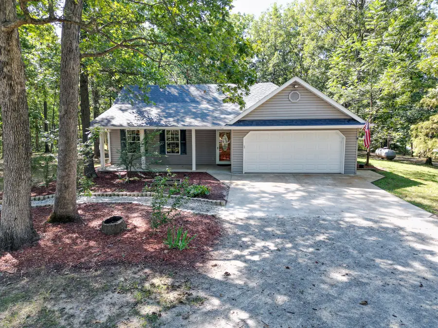 17180 N Crownview Dr, Centralia, MO 65240 - #2
