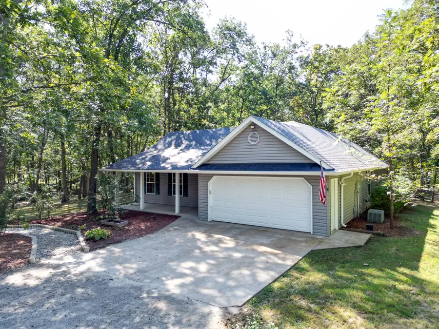 17180 N Crownview Dr, Centralia, MO 65240 - #3