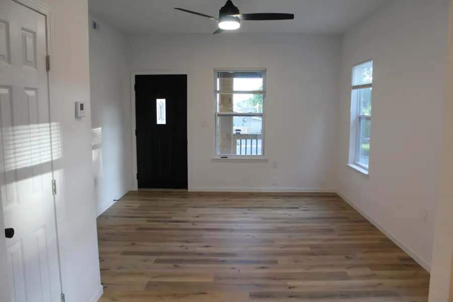 517 E Park St, Mexico, MO 65265 - #2