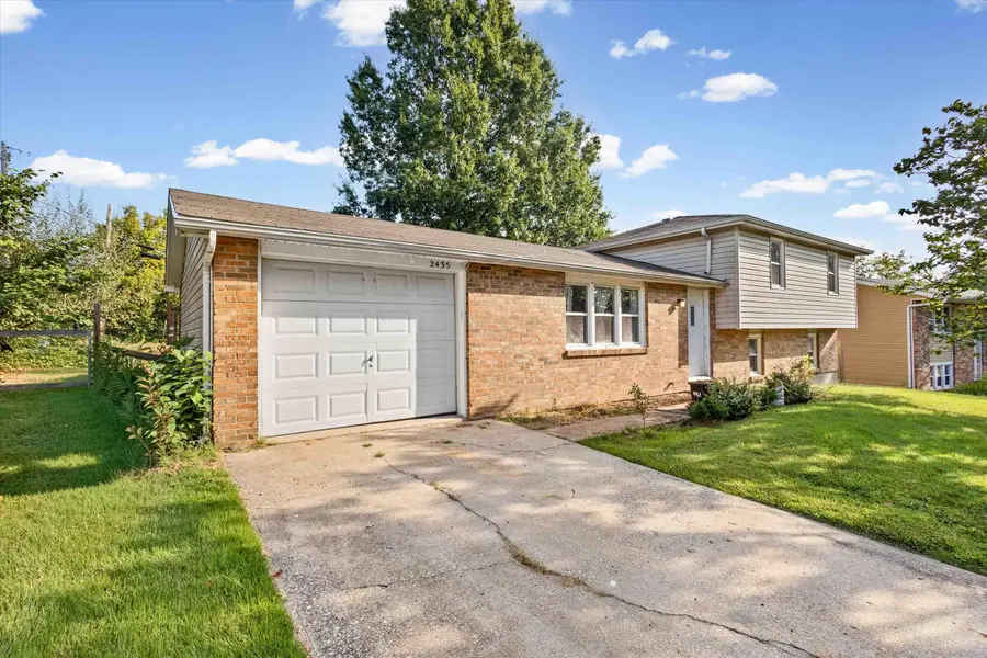 2435 E Alan Cir, Columbia, MO 65202 - #3