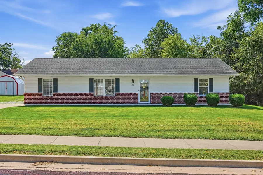 206 Ash St, Ashland, MO 65010 - #3