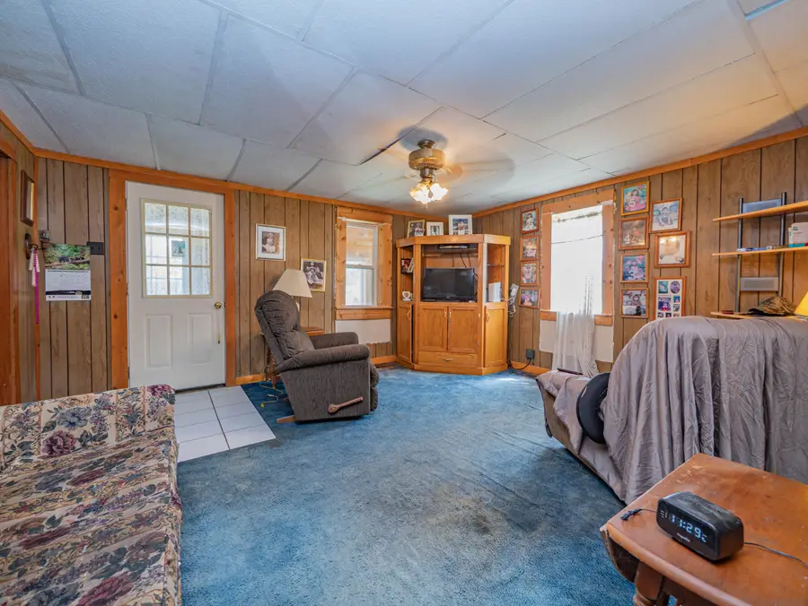 402 W Reid St, Holliday, MO 65258 - #3