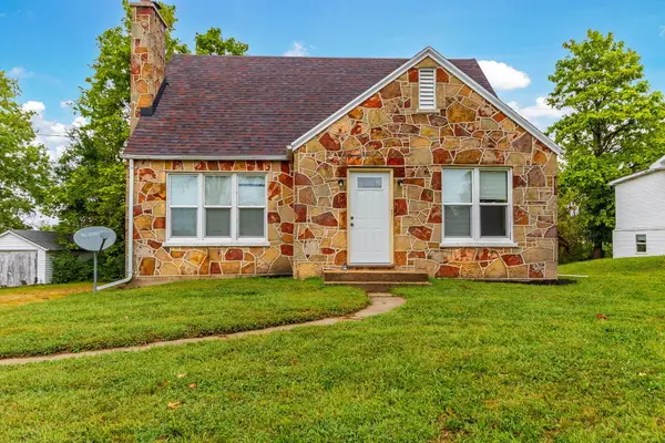 1127 E Main St, LINN, MO 65051