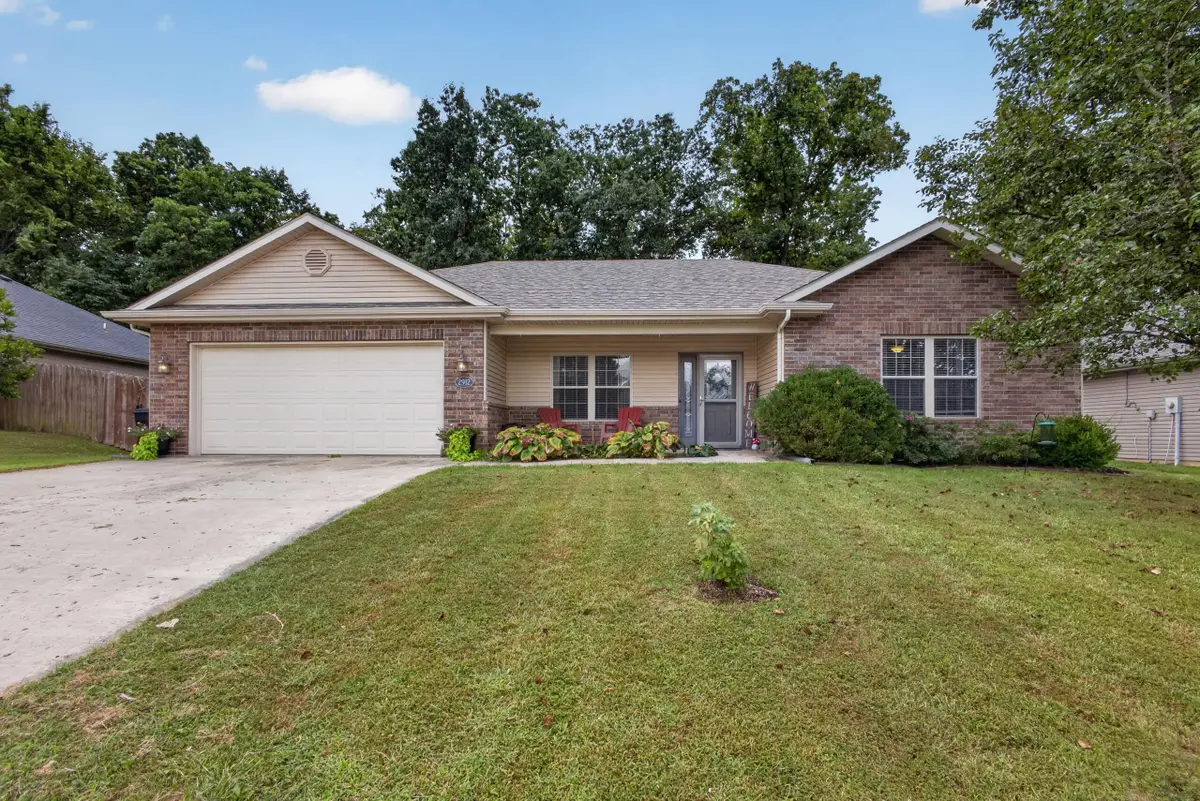 2912 Woods Crossing Dr, Columbia, MO 65202 - #1