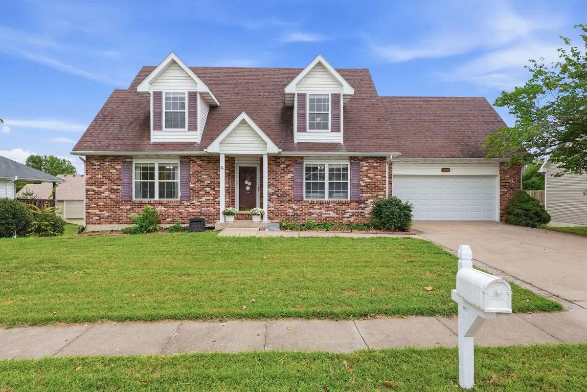 3708 Triple Crown Dr, Columbia, MO 65202 - #1