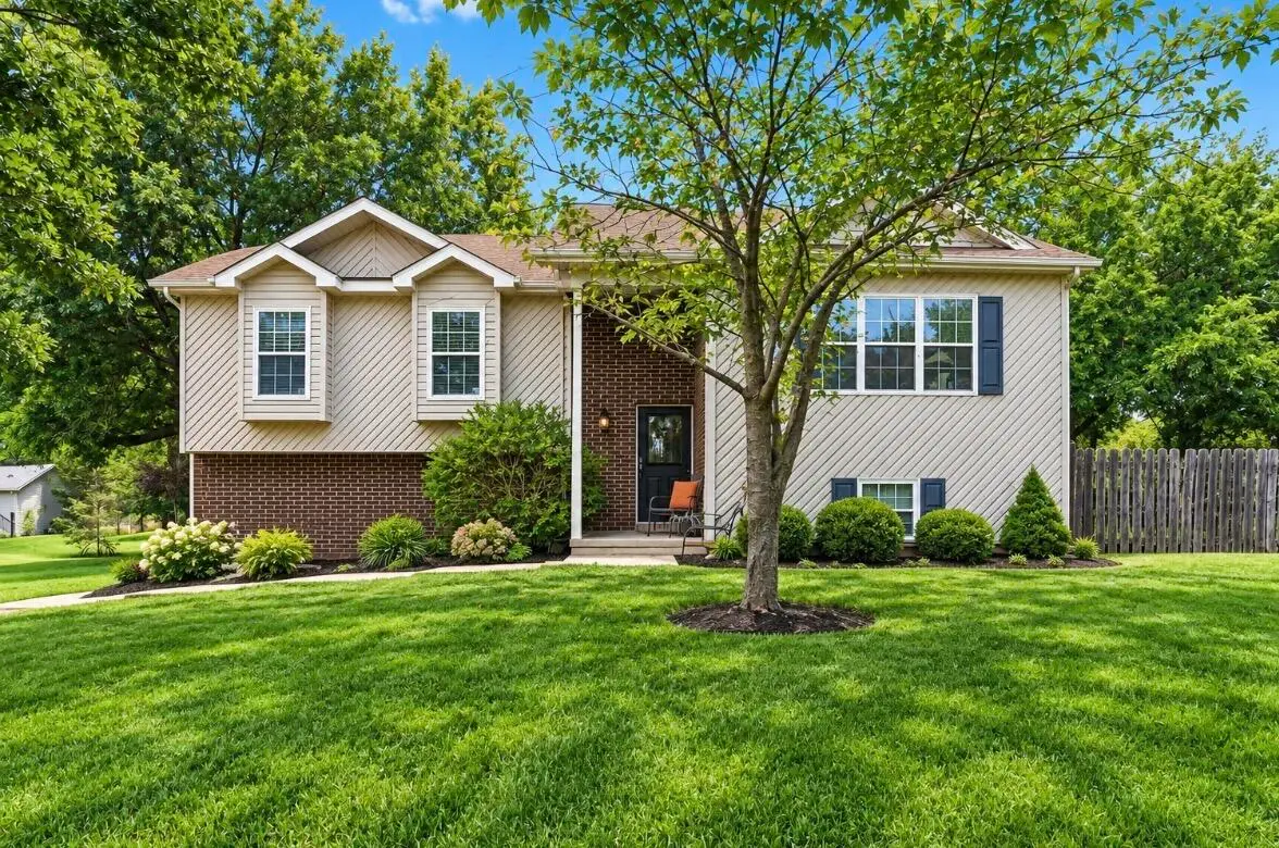 2633 E Alfalfa Dr, Columbia, MO 65202 - #1