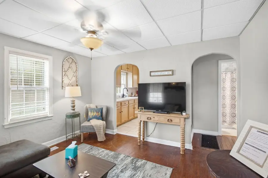 1010 Charles St, Columbia, MO 65201 - #2