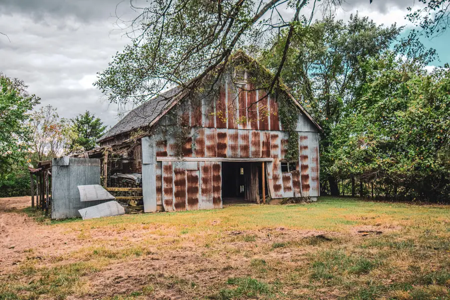 269 W Hillcrest Ave, Holts Summit, MO 65043 - #2