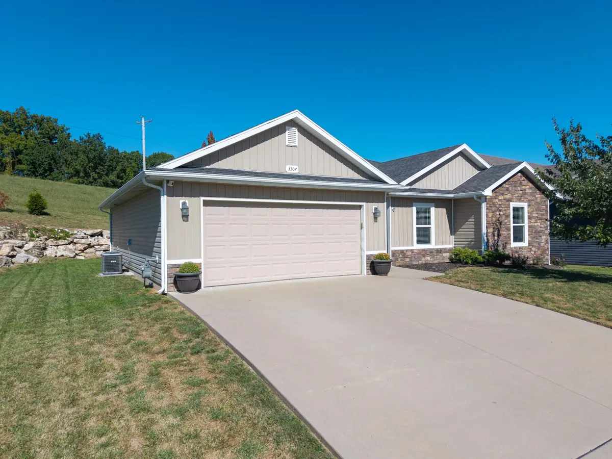 3307 Timber Run Dr, Columbia, MO 65203 - #1