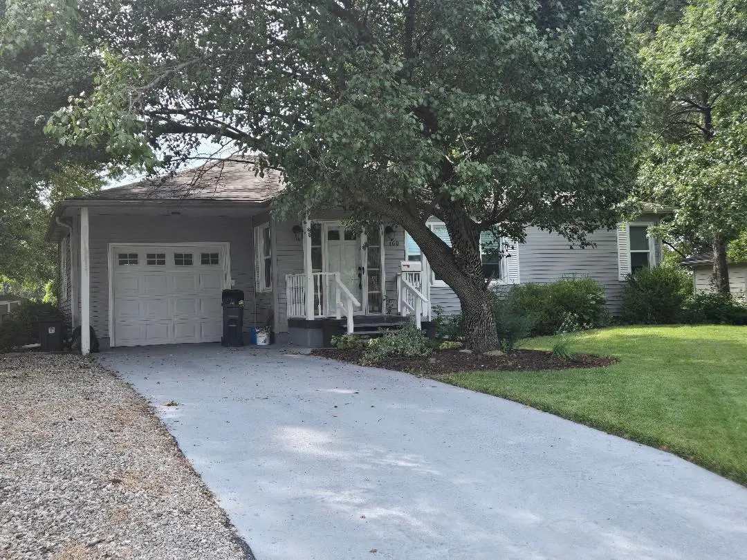 400 W Texas Ave, Columbia, MO 65202 - #1
