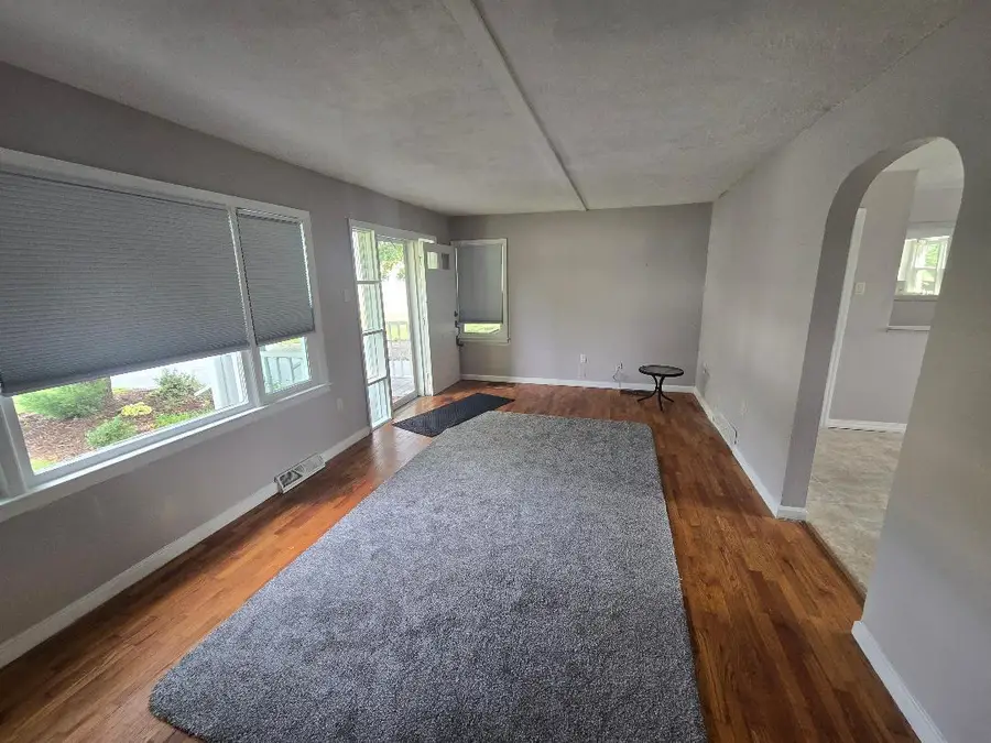 400 W Texas Ave, Columbia, MO 65202 - #2