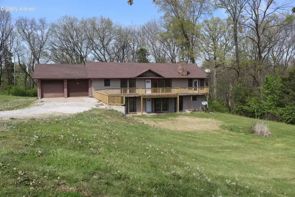 143 County Road 402a, FAYETTE, MO 65248