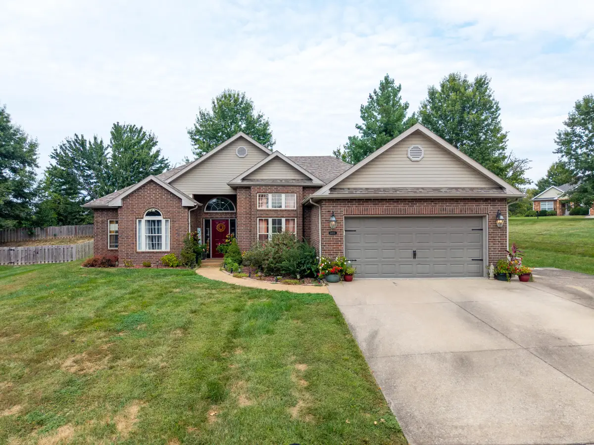 6403 Chelan Dr, Columbia, MO 65203 - #1