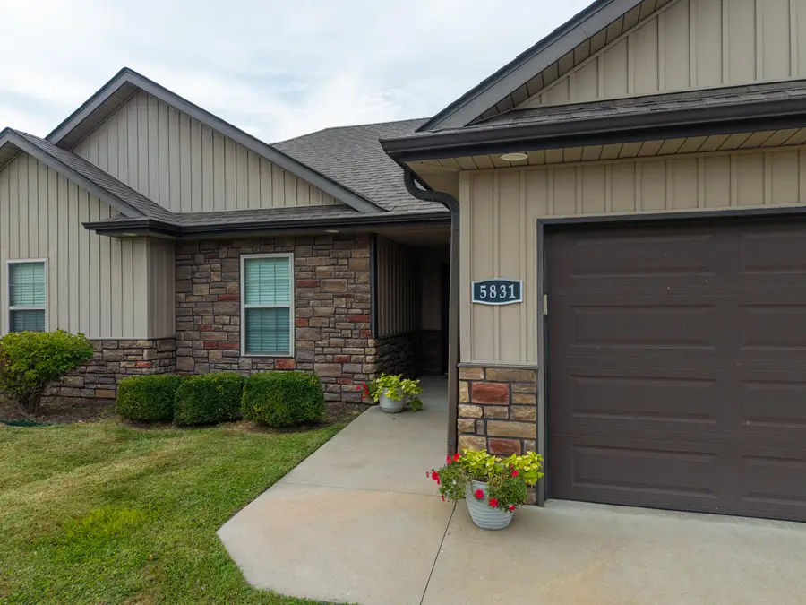 5831 Misty Springs, Columbia, MO 65202 - #3