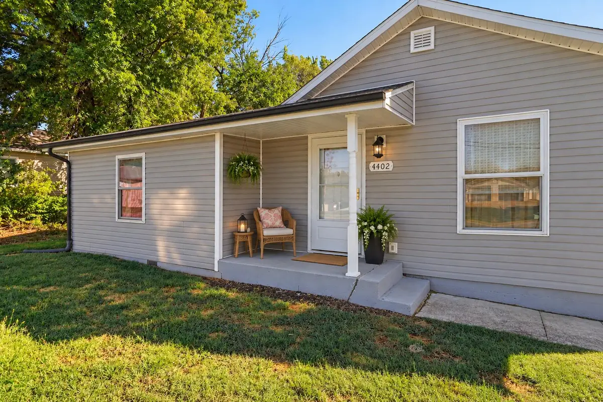 4402 Brown Station Rd, Columbia, MO 65202 - #1