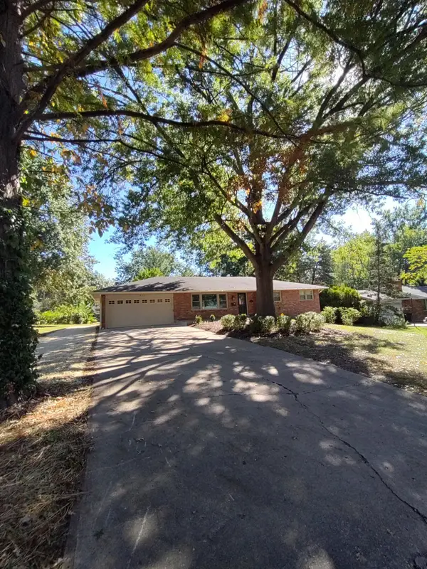 2613 Summit Rd, COLUMBIA, MO 65203