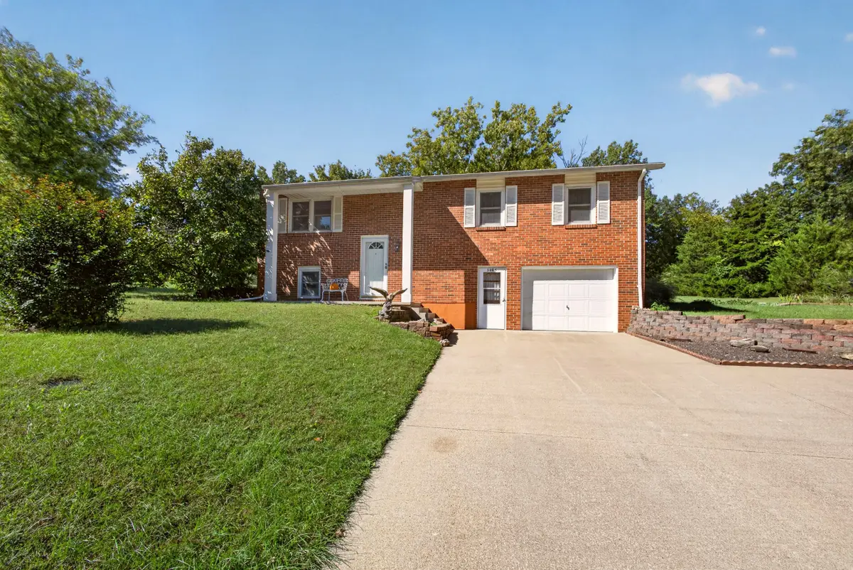 5105 N Douglas Dr, Columbia, MO 65202 - #1