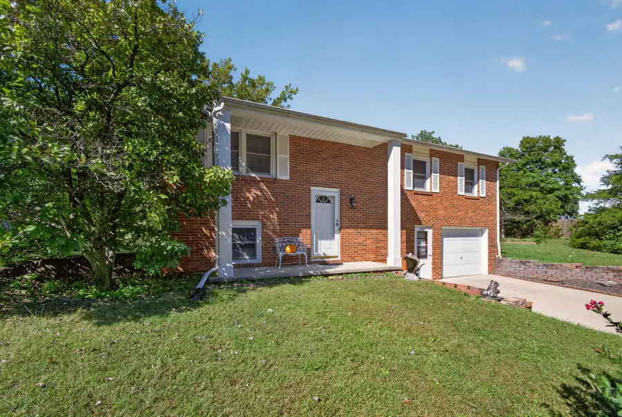 5105 N Douglas Dr, Columbia, MO 65202 - #2