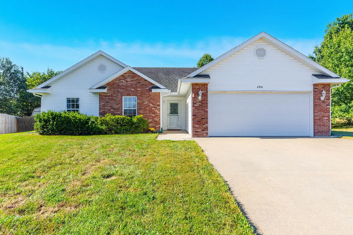 4901 Sandstone Dr, Columbia, MO 65202 - #1