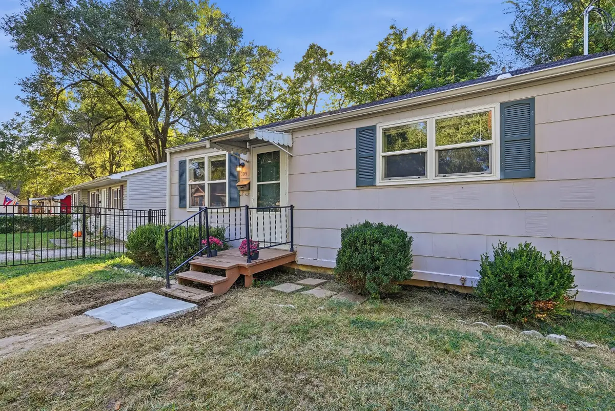 305 Hirth Ave, Columbia, MO 65203 - #1
