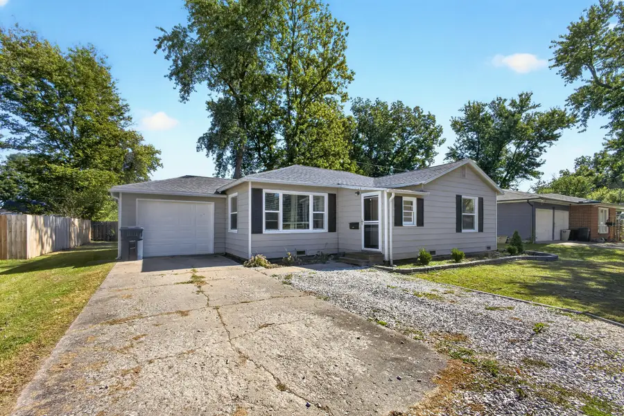 414 S Bradford St, Centralia, MO 65240 - #2