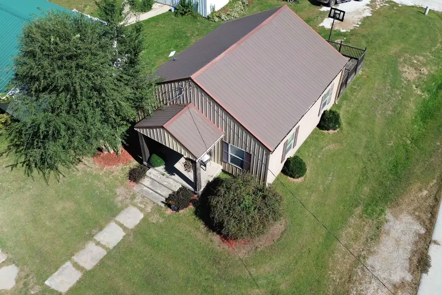 200 Railroad St, Higbee, MO 65257 - #2