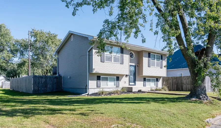 1107 Henry St, Moberly, MO 65270 - #3