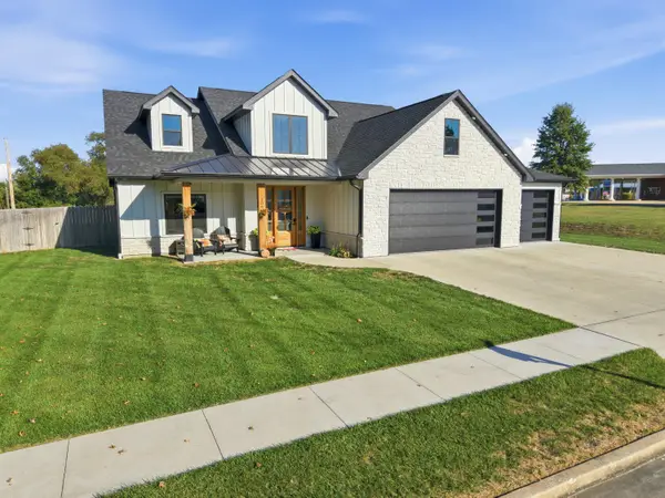 106 Kels Dr, HALLSVILLE, MO 65255