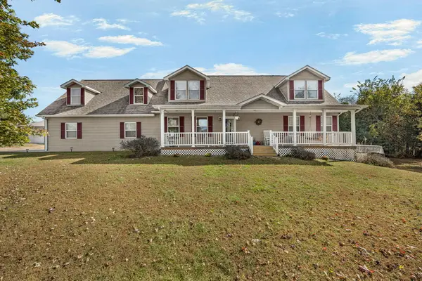 94 Watts Rd, ELDON, MO 65026