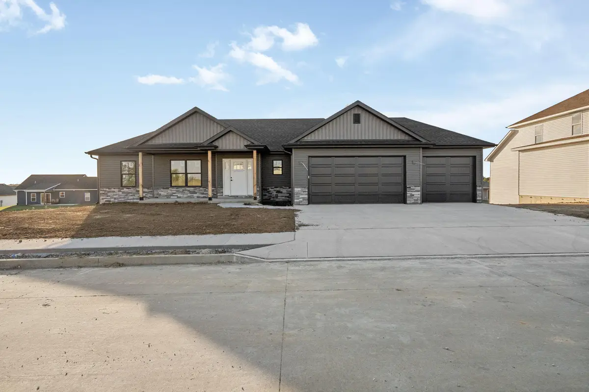 2471 Fox Hollow Dr, Boonville, MO 65233 - #1