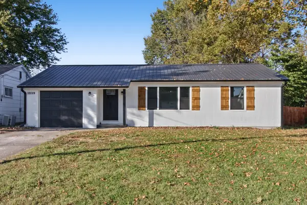 1239 Maple St, BOONVILLE, MO 65233