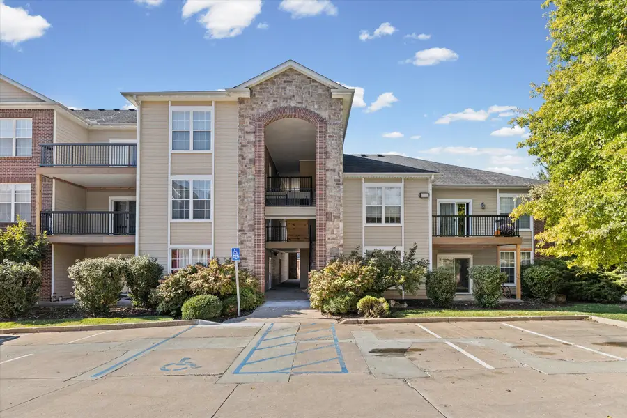 4100 W Worley St #203, Columbia, MO 65203 - #2