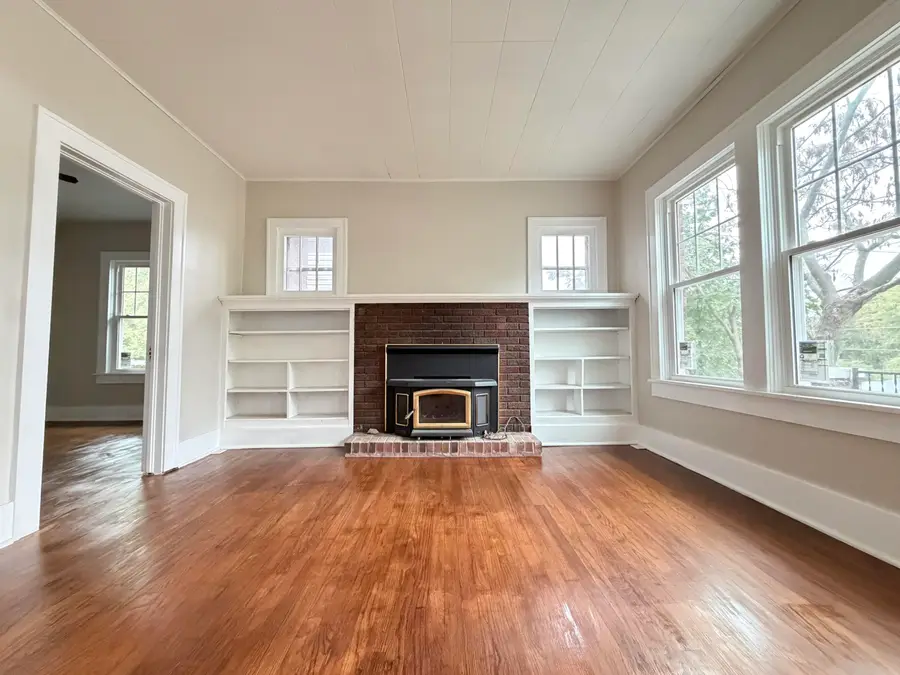 212 E Ashley Rd, Boonville, MO 65233 - #3