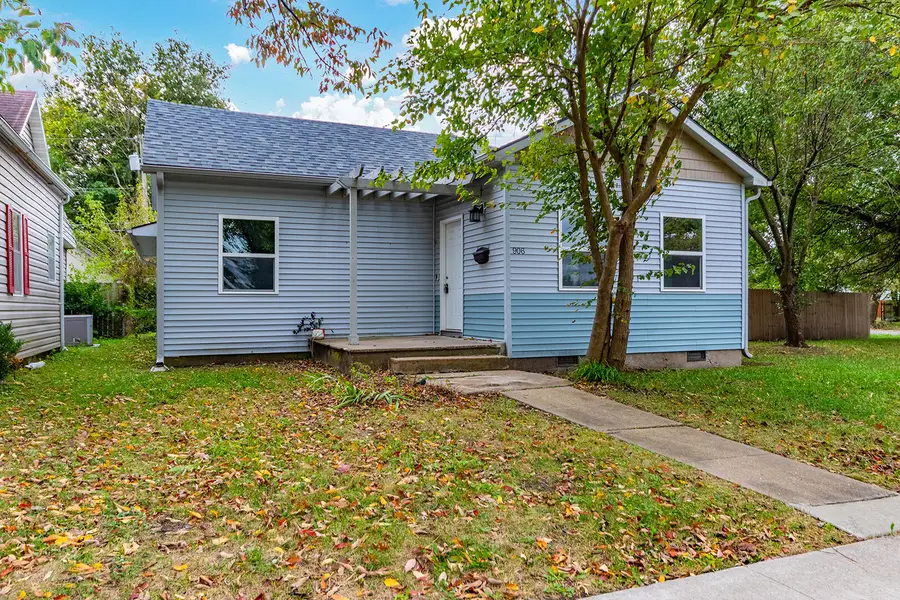 906 E 4th St, Sedalia, MO 65301 - #3