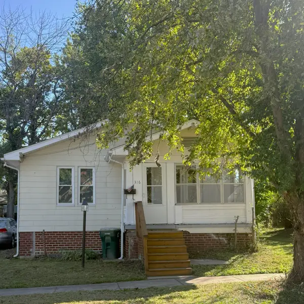 316 E Lee St, MOBERLY, MO 65270