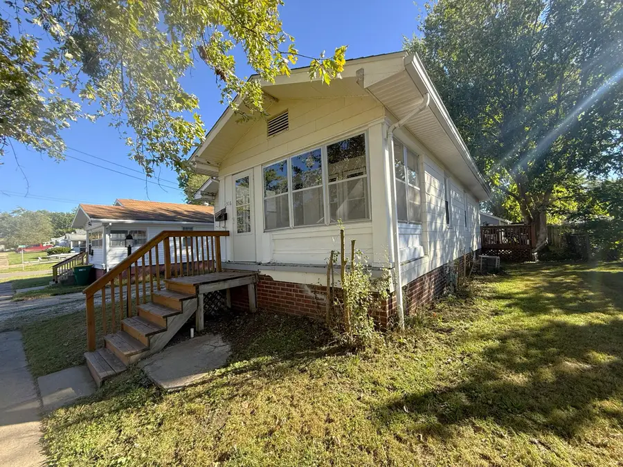 316 E Lee St, Moberly, MO 65270 - #2