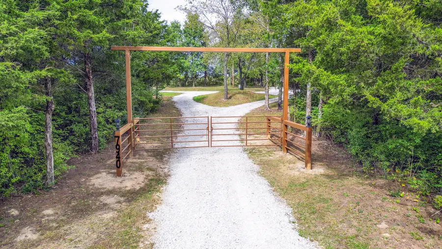7940 N Zack Rd, Columbia, MO 65202 - #2
