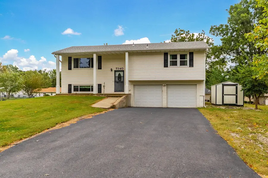 7340 E Sunrise Ct, Columbia, MO 65201 - #2