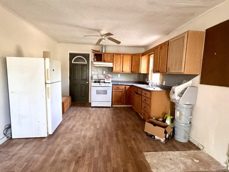 520 Ruth Ave, Moberly, MO 65270 - #3