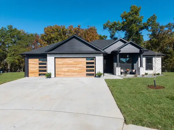 14691 Wellstead Dr, HALLSVILLE, MO 65255