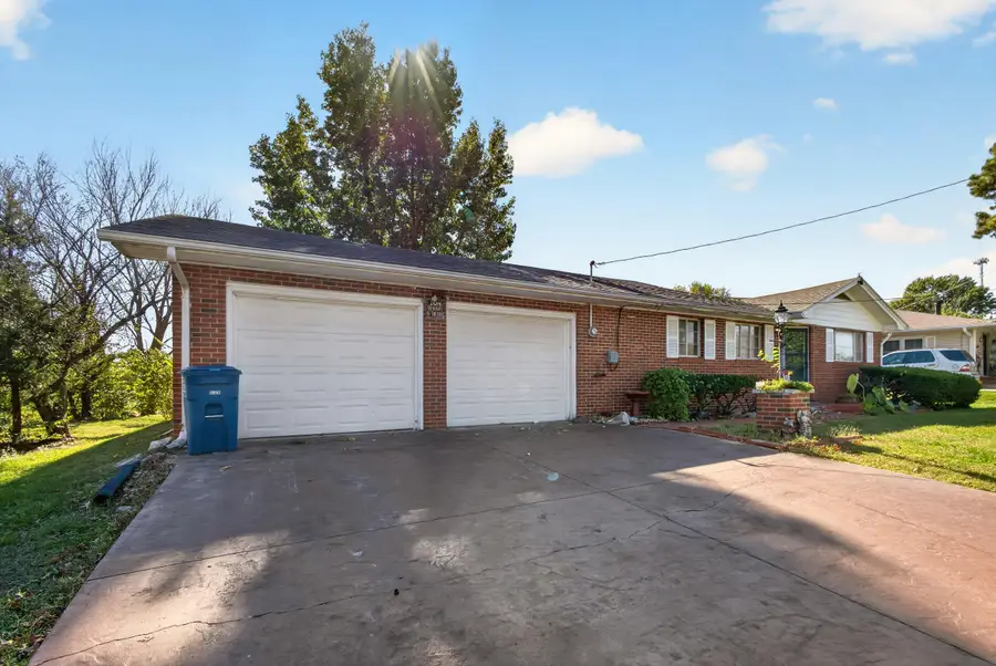 104 W Reed St, Fulton, MO 65251 - #2