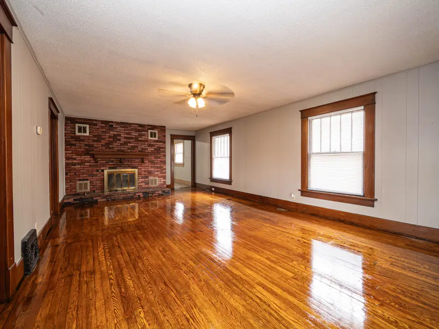 211 N Tannehill St, Moberly, MO 65270 - #2