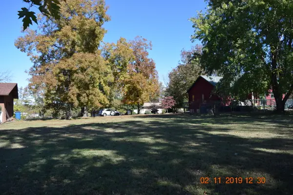 000 Tina Street Sw, Hollister, MO 65672