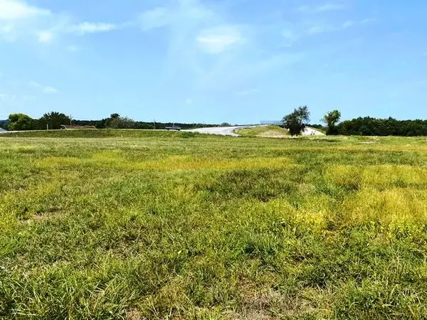 000 Highway 39, Aurora, MO 65605