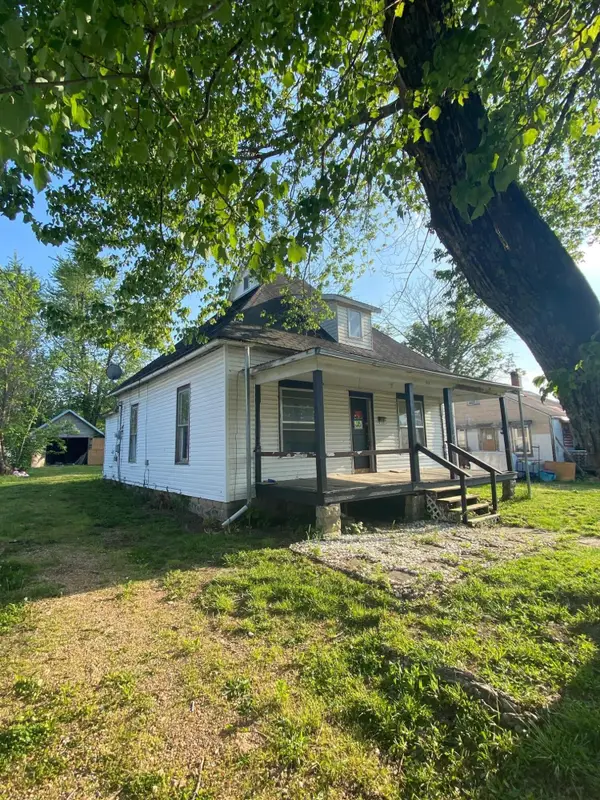 618 West West North Street, Mountain Grove, MO 65711