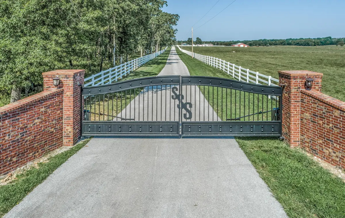 4697 N Farm Road 175, Springfield, MO 65803 - Image #1